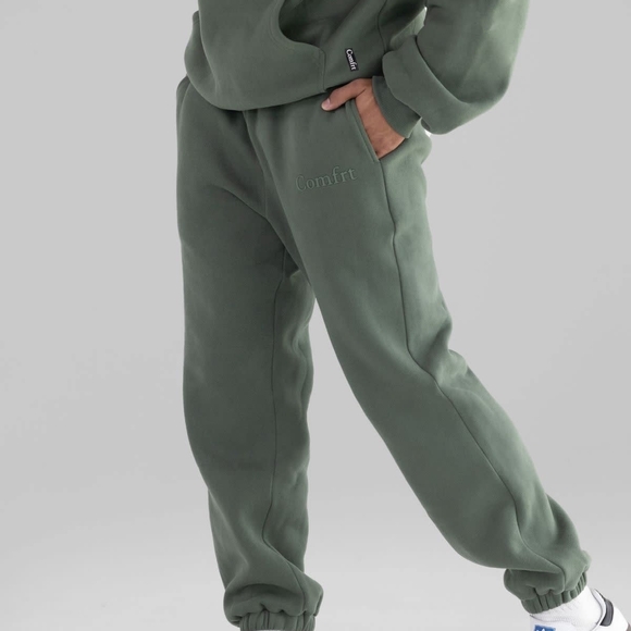Comfrt Women's Green Track Pants - Picture 6 of 6